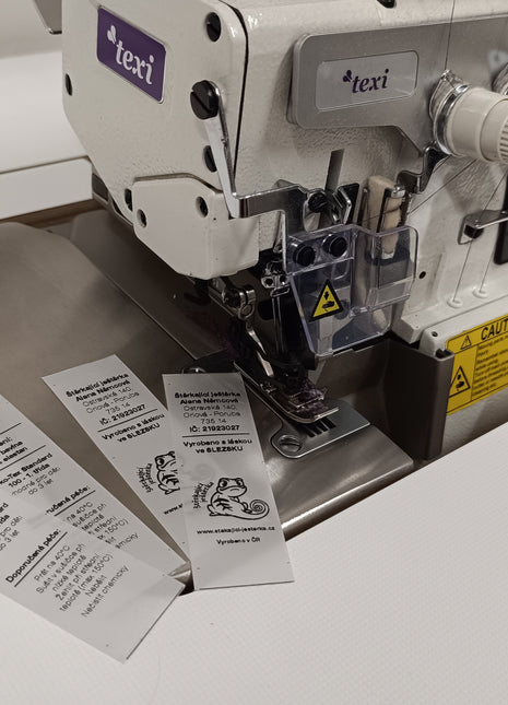 Saténové štítky – bílý satén